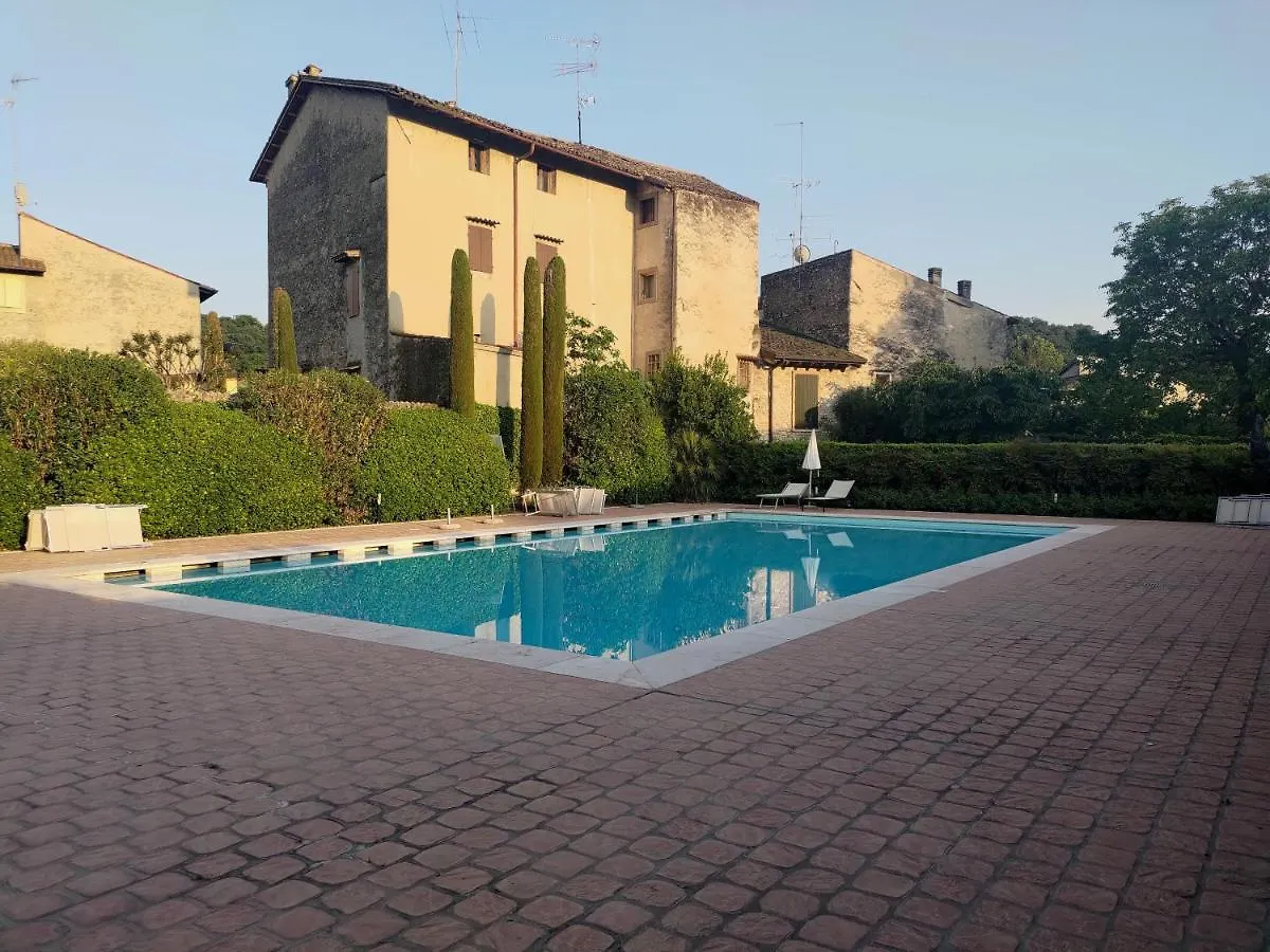 公寓 Incanto Appartamento Con Piscina 明乔河畔的瓦雷奇奥 意大利